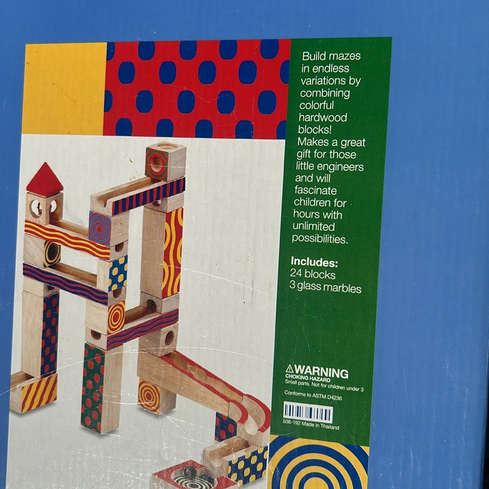 Hardwood building maze tower 24 blocks different sizes for different variations